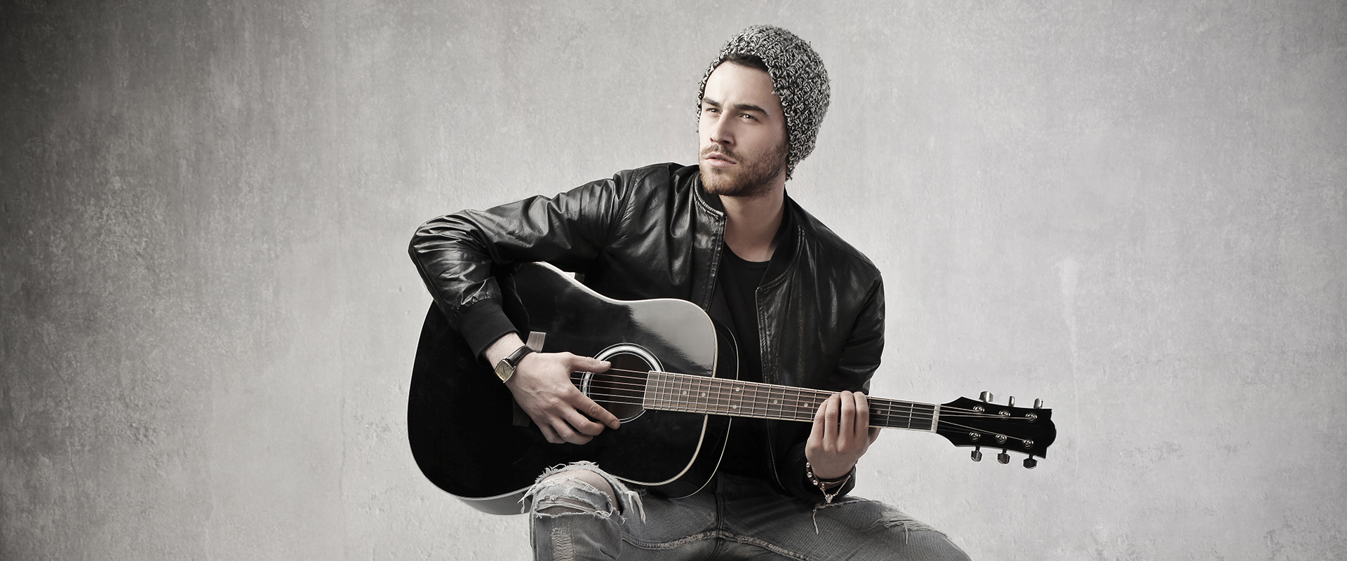 Playing guiter on my mood